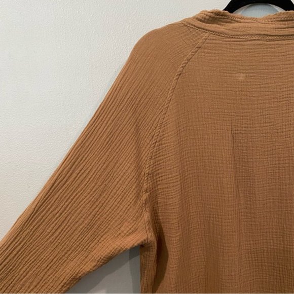 Flawless Exposed Seam Button Front Oversized Shirt Brown Small - Picture 9 of 10